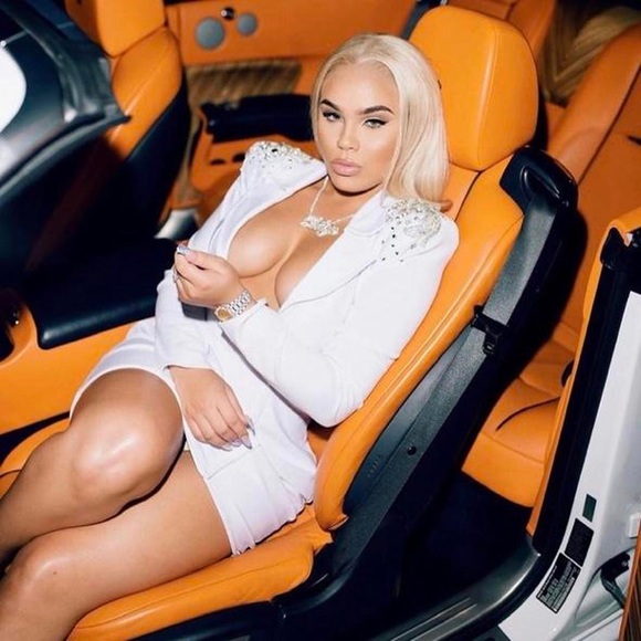 Custom Blingy Blazer Dress✨
Designed By:@nenelashiro_designs - Picture 3 of 5